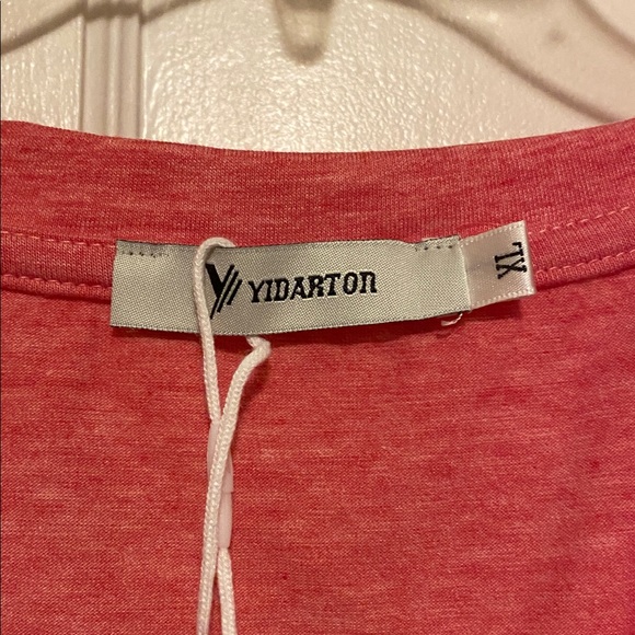 ๐ 5/$20 ๐ NWT coral heathered t-shirt with button details on one side size XL - Picture 3 of 13